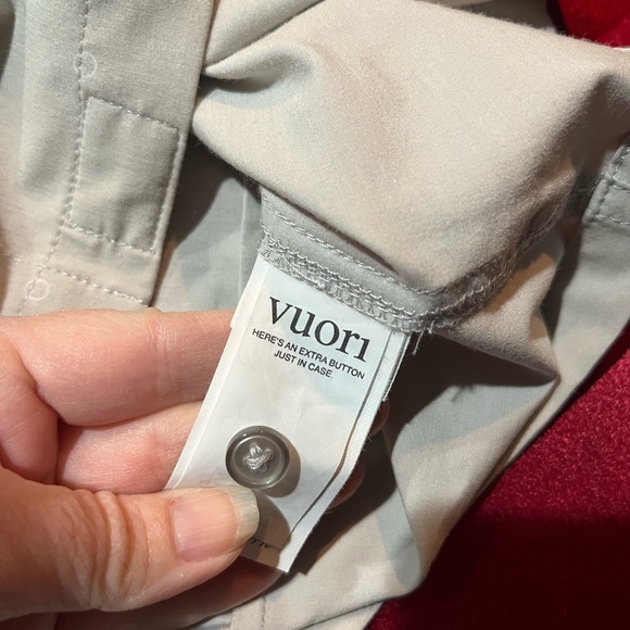 Vuori Light Gray Patterned Button-Down Shirt small - Picture 5 of 5